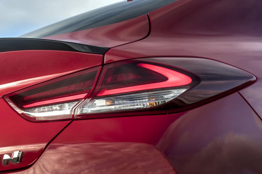 Детали экстерьера Hyundai i30 Fastback N (PD) 2019 года  (UK) (фото 18 из 40)